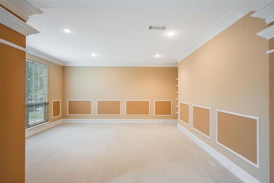 2728 Woodbridge Dr, Hurst, TX 76054 - photo 4