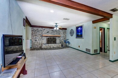 2-Living-Room-Area