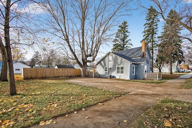 35 Hickory St N, Lester Prairie, MN 55354 - photo 2