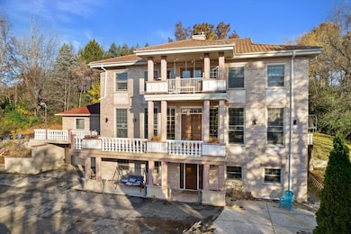 N44W25902 Lindsay Rd, Pewaukee, WI 53072 - photo 2