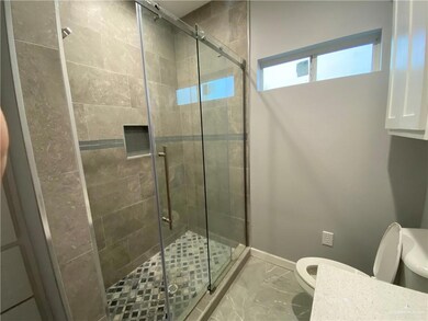 1111 Mezquite Dr, Alamo, TX 78516 - photo 4