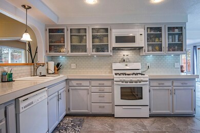 61235 King Solomon Ln, Bend, OR 97702 - photo 7