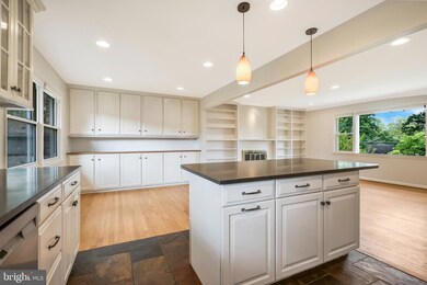 1411 S West St, Falls Church, VA 22046 - photo 7