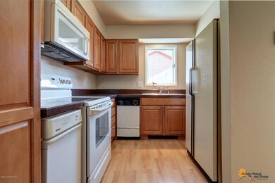 Updated Kitchen w/pantry