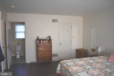 2027 Clinton Ave, Chambersburg, PA 17201 - photo 7