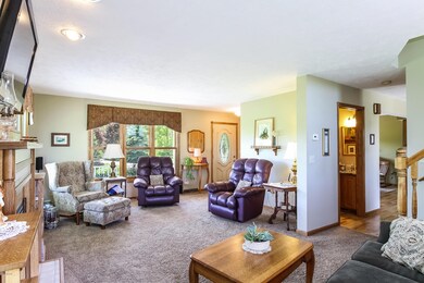 007-Living_Room-4213479-large