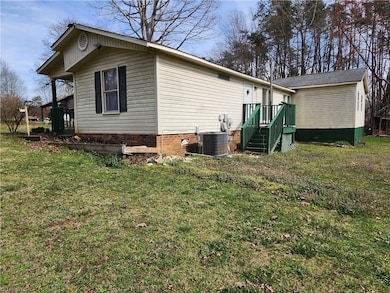 1055 Zack Dr, Pilot Mountain, NC 27041 - photo 7