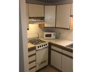 63 Illinois St unit B2, Worcester, MA 01610 - photo 6