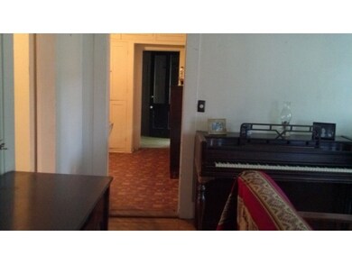Apt 1