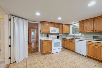 77 W Main St, Georgetown, MA 01833 - photo 6