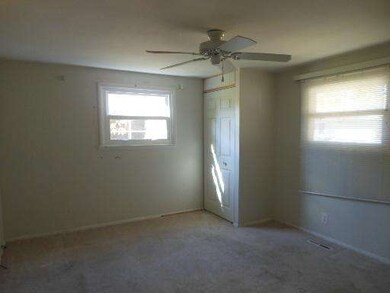 103 Toro Cir, Carpentersville, IL 60110 - photo 6