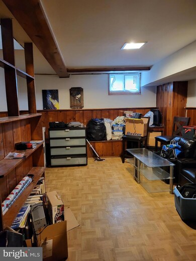 2803 Edgecombe Cir N, Baltimore, MD 21215 - photo 6