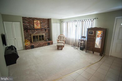 12915 Victoria Heights Dr, Bowie, MD 20715 - photo 4