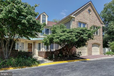 10836 Luxberry Dr, Rockville, MD 20852 - photo 3