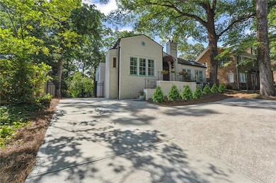 Plenty of parking options. virtual landscaping
