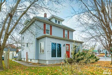 1915 Bridge Ave, Davenport, IA 52803 - photo 2