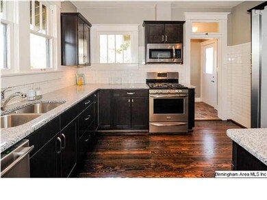 Luna pearl granite. Stainless appliances.