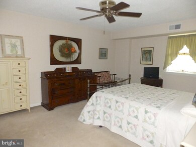 128 Woodstream Dr, Norristown, PA 19403 - photo 7