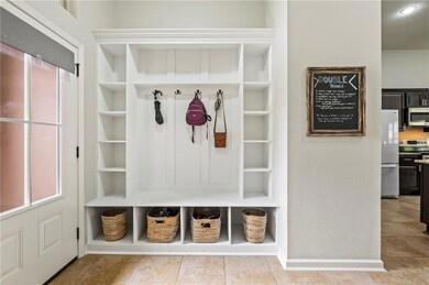 Keep your family organized with these built ins.