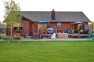 875 Paiute St, Driggs, ID 83422 - photo 3