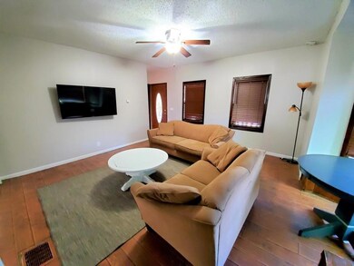 404 W Mclane St, Osceola, IA 50213 - photo 7