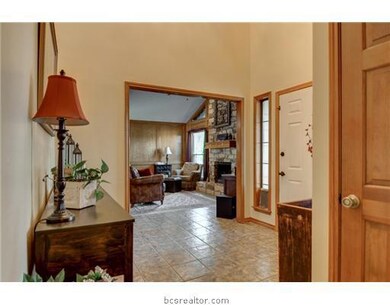Entry/Foyer.