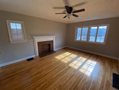 118 W Tulane Rd, Columbus, OH 43202 - photo 3