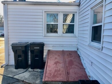 568 Russells Mills Rd, South Dartmouth, MA 02748 - photo 6