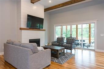 6039 Lakecrest Dr, Shawnee, KS 66218 - photo 7