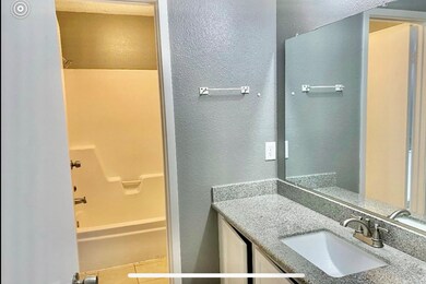 6118 W Mount Houston Rd unit D, Houston, TX 77088 - photo 4