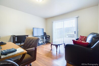 Sea Parrot living room