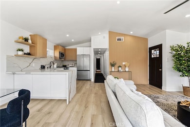 530 W Cypress St, Compton, CA 90220 - photo 6