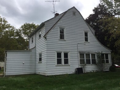 1523 Center Street