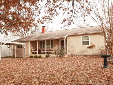 306 E 12th St, Claremore, OK 74017 - photo 2