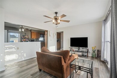 116 Edgewood Rd NW, Cedar Rapids, IA 52405 - photo 3