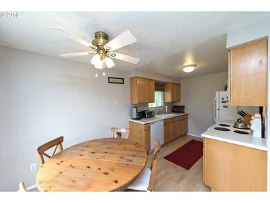 233 SE 3rd Ave, Canby, OR 97013 - photo 7