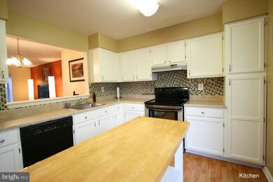 18006 Sunset Lake Ct, Olney, MD 20832 - photo 5