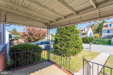 5218 Arbutus Ave, Halethorpe, MD 21227 - photo 3