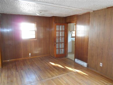 Dining room/Den