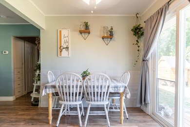 615 SW Alder St, Grants Pass, OR 97526 - photo 7