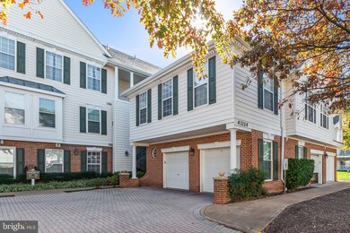 43114 Watercrest Square unit 303, Chantilly, VA 20152 - photo 2