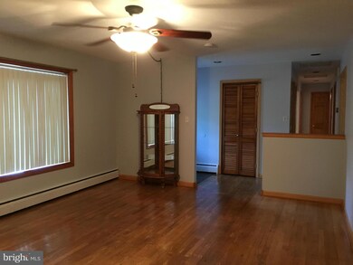 180 Falcon Dr, Pasadena, MD 21122 - photo 3