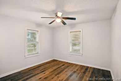 1435 E Oak St, Cushing, OK 74023 - photo 5