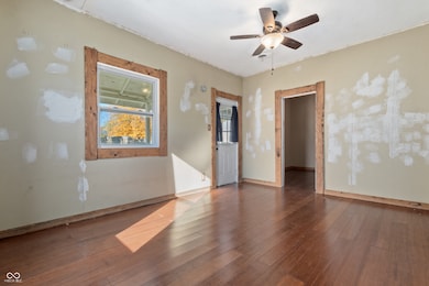 203 N Clay St, Edinburgh, IN 46124 - photo 4