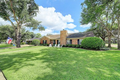 6167 Meadow Lake Ln, Houston, TX 77057 - photo 2