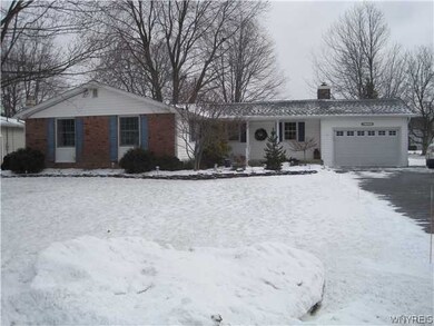 7191 Nickett Dr, North Tonawanda, NY 14120 - photo 2