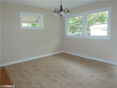 Kitchen - Eat in Kitchen with New Vinyl Floors & L