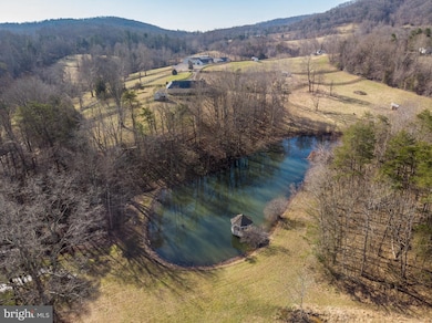 70 Whitemud Crossing Ln, Castleton, VA 22716 - photo 4