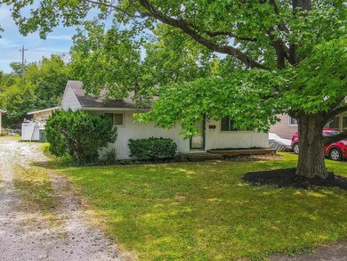 910 Byron Ave-8