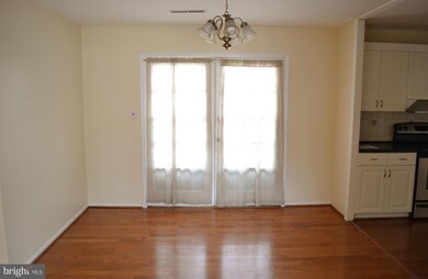 3310 Castleleigh Rd, Beltsville, MD 20705 - photo 5